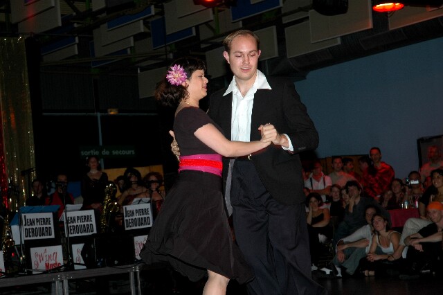 min 2005 11 12 fous swing 186